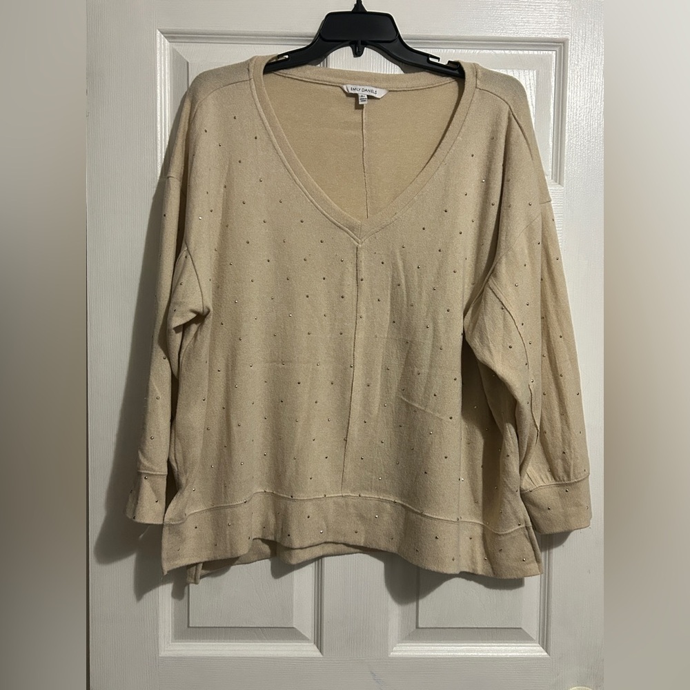 Elegant Beige V-Neck Sweater